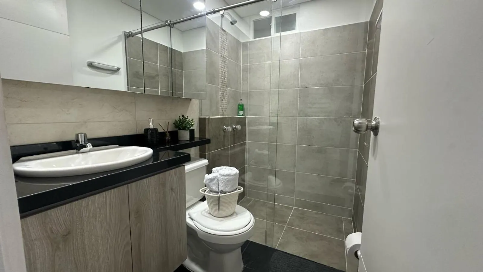 Appartement Cali Acogedor Y Completo, Apto Cerca De Jardin Plaza, Con Piscina, Parqueadero Y Aire Acondicionado