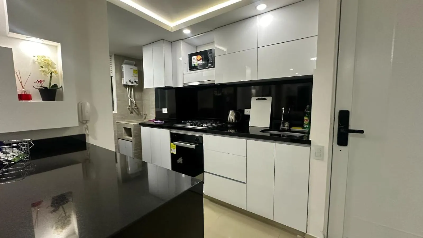 Cali Acogedor Y Completo, Apto Cerca De Jardin Plaza, Con Piscina, Parqueadero Y Aire Acondicionado 0*,