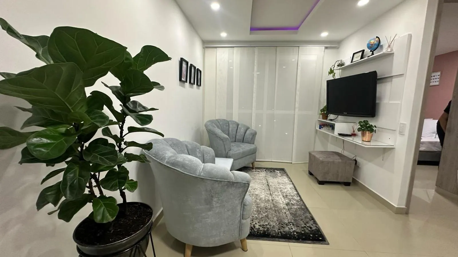 Cali Acogedor Y Completo, Apto Cerca De Jardin Plaza, Con Piscina, Parqueadero Y Aire Acondicionado